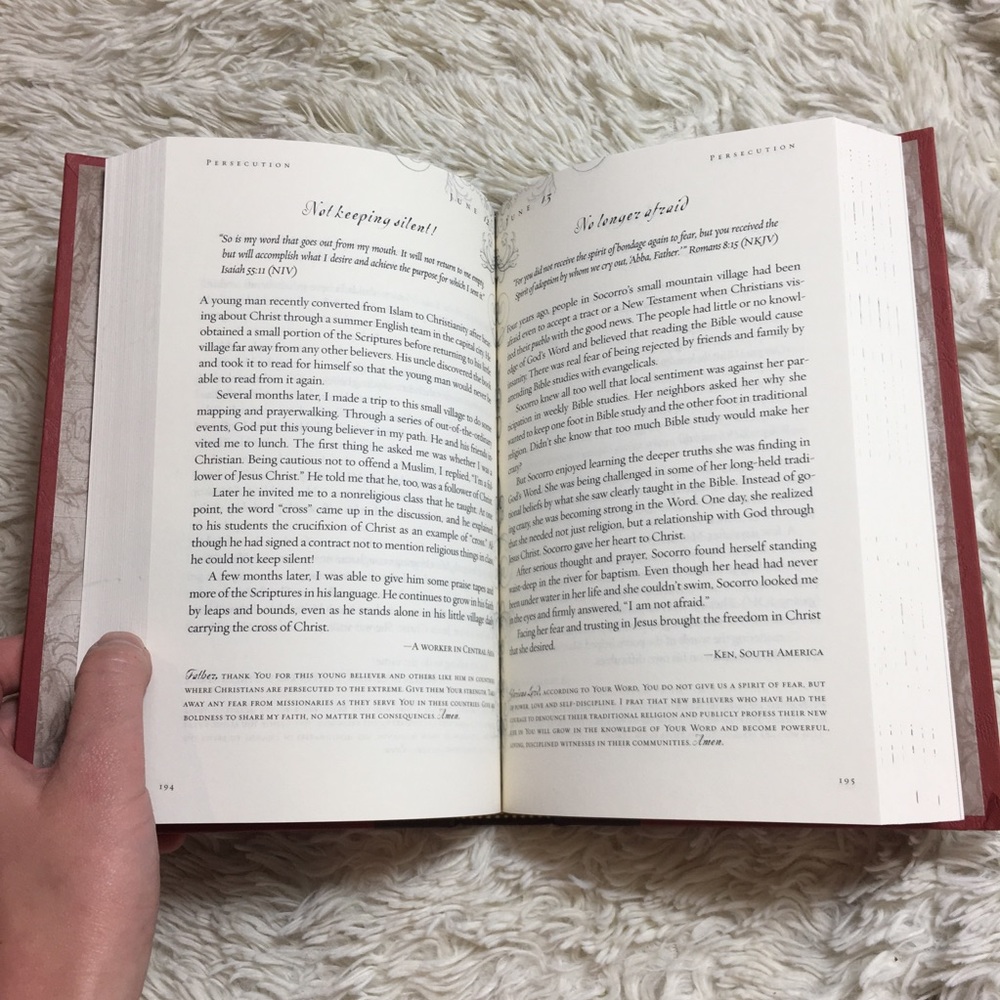 Billy Graham Beth Moore daily Devotionals hardback - Picture 10 of 12